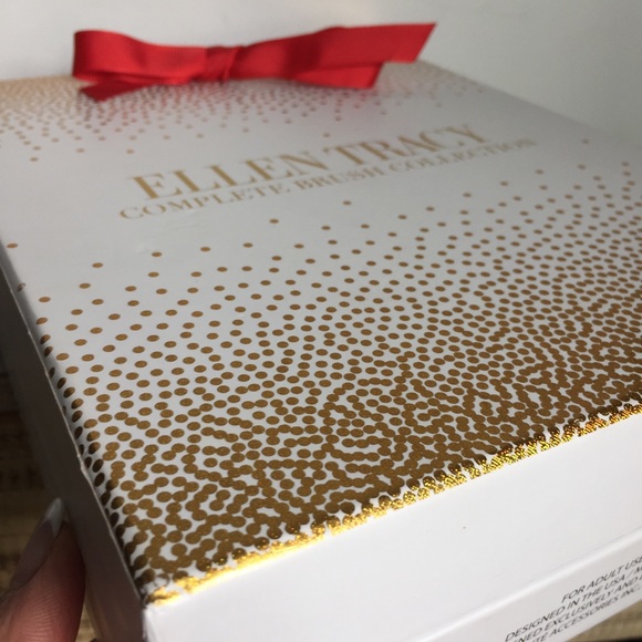 Ellen Tracy make up brush set - Picture 8 of 8